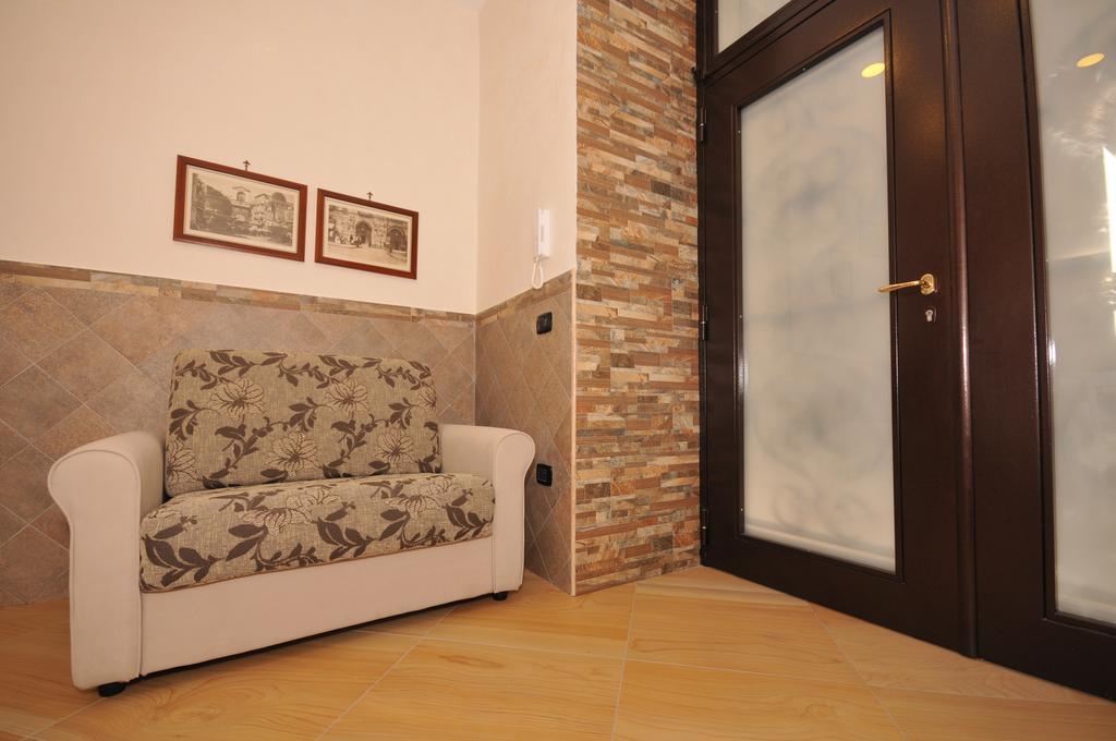 Look House Apartment Наполи Екстериор снимка