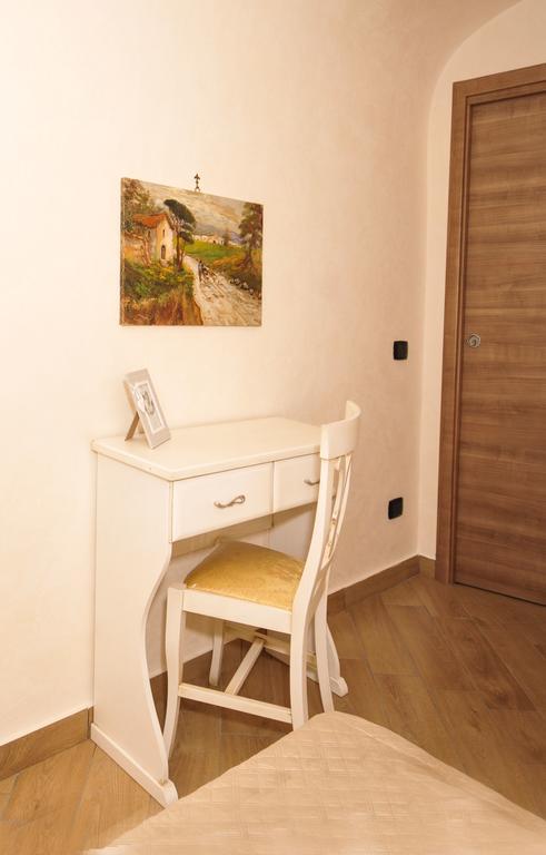 Look House Apartment Наполи Екстериор снимка