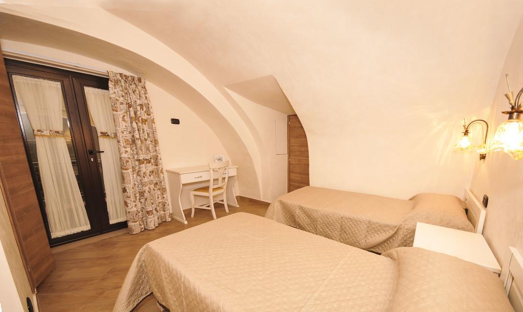 Look House Apartment Наполи Екстериор снимка